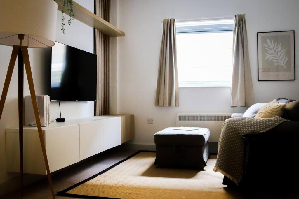 Apartment Luxurious Fully Equipped Cowley 1 Bed With Free Parking