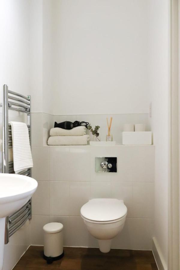 Luxurious Fully Equipped Cowley 1 Bed With Free Parking *