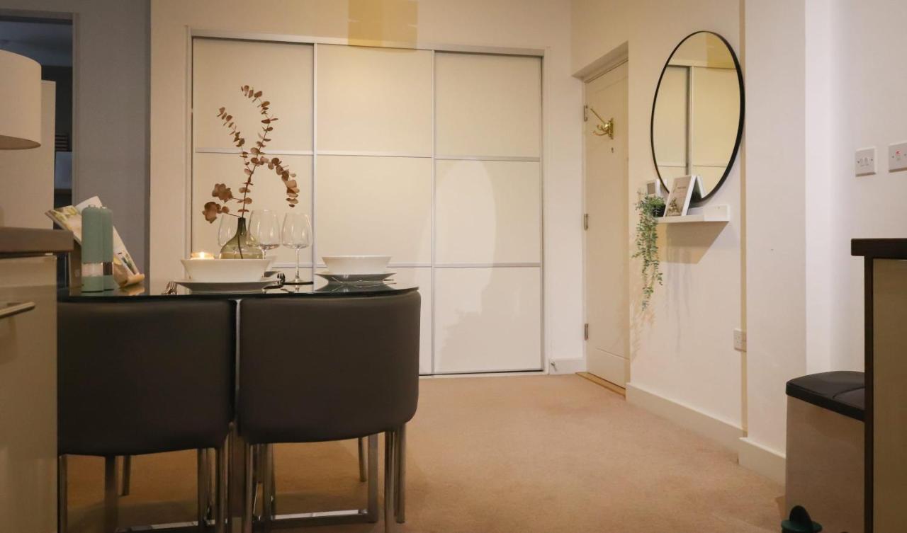 Luxurious Fully Equipped Cowley 1 Bed With Free Parking Apartment